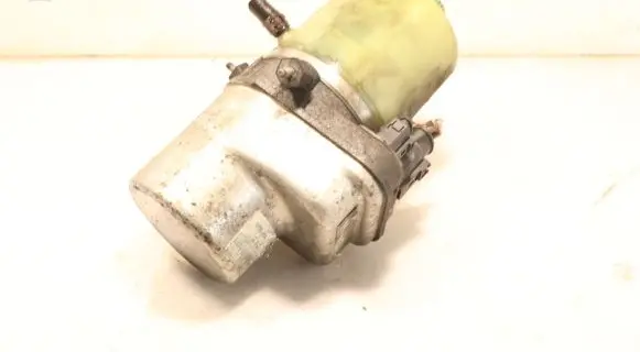 Volkswagen Polo IV 9N3 Power steering pump