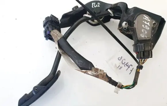 Toyota Corolla Verso AR10 Accelerator throttle pedal 7811135030 78111-35030