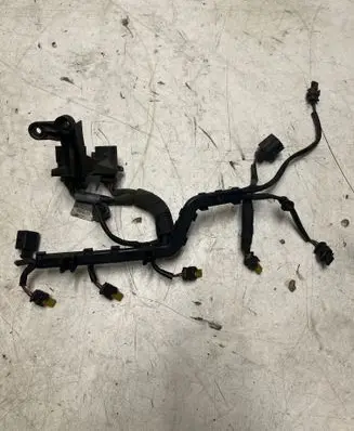 Volvo S80 Fuel injector wires 06H971824A