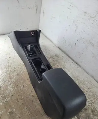 Mazda 3 I Center console 