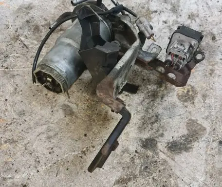 Toyota Avensis T250 Fuel filter housing 