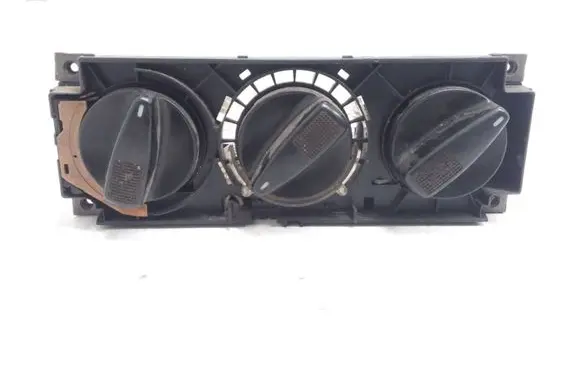 Volkswagen Golf III Climate control unit 1H0819045A 1H0820045