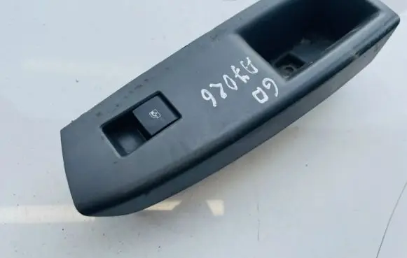 Chevrolet Cruze Electric window control switch 13305368