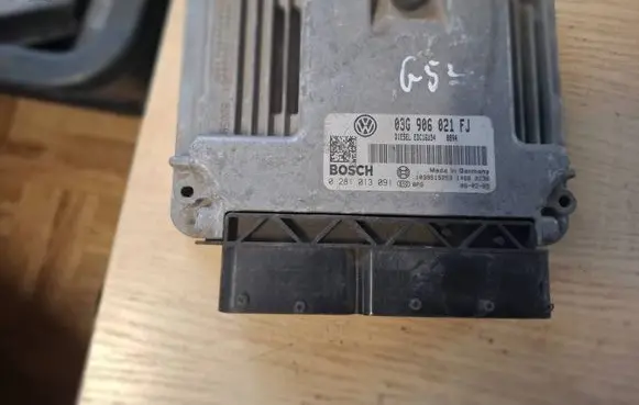 Volkswagen Golf Plus Engine control unit/module 03G906021FJ 0281013091