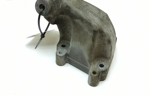 Mercedes-Benz R W251 Engine mounting bracket A6422233204