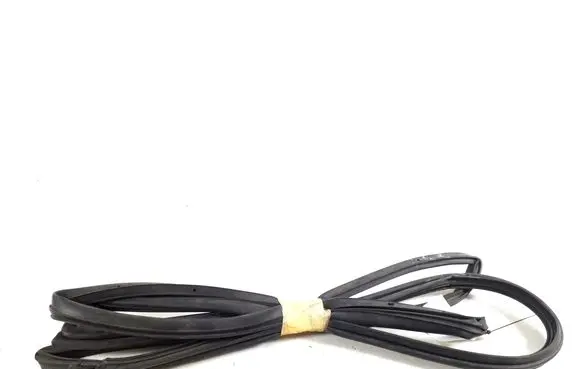 Toyota Corolla Verso E121 Rubber seal front door (on door) 67861-13030