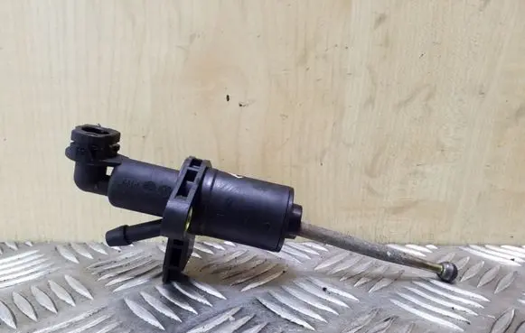 Skoda Octavia Mk1 (1U) Clutch master cylinder