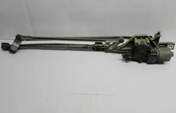 Ford Focus Front wiper linkage and motor 3397020776