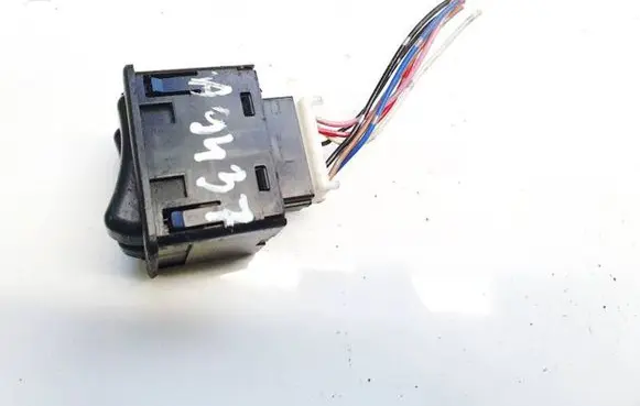 Mitsubishi Lancer Seat heating switch 7629b