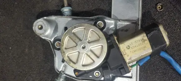 Mazda Xedos 9 Front door window regulator motor LE578VA ED416523