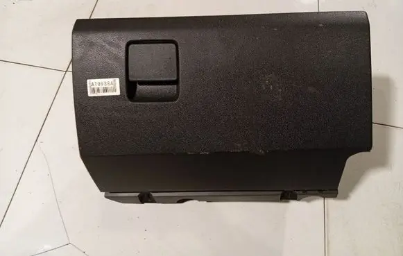 Opel Zafira B Glove box 13150268