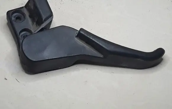 Volkswagen PASSAT B5 Engine bonnet (hood) release handle 3B1823533