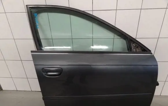 Audi A3 S3 8P Front door