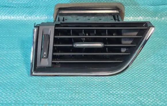 Skoda Octavia Mk3 (5E) Dashboard side air vent grill/cover trim 5E0819701 5E0819701A