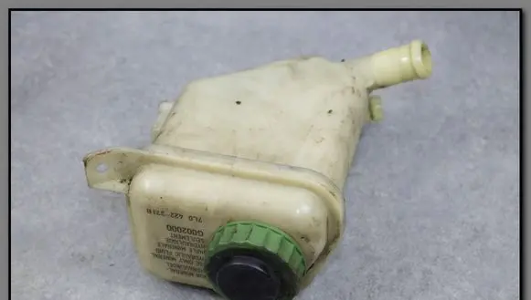 Volkswagen Touareg I Power steering fluid tank/reservoir 7L0422371B