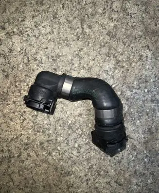 BMW 5 E39 Engine coolant pipe/hose 2249314