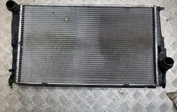 BMW 3 E90 E91 Coolant radiator 781291302 4224677