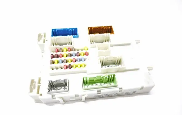 Ford Focus Fuse module DV6T14A073HJ EM5T14014JKB 2470006703