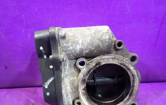 Skoda Octavia Mk2 (1Z) Throttle body valve 06F133062J