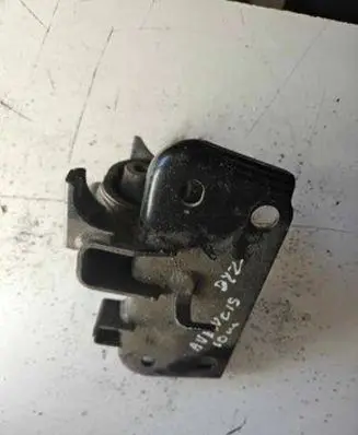 Toyota Avensis T270 Engine mount bracket