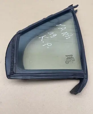 Toyota Yaris Front door vent window glass four-door 682160D050