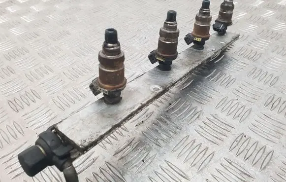 Honda Civic Fuel main line pipe 