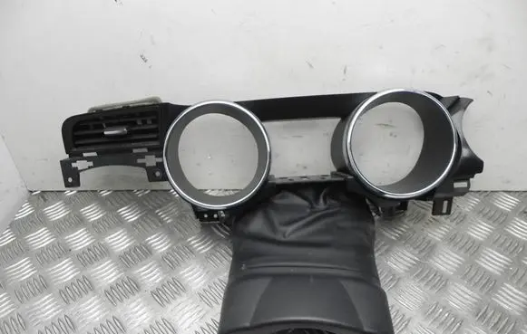 Ford Mustang VI Dashboard trim FR3B63044D70B