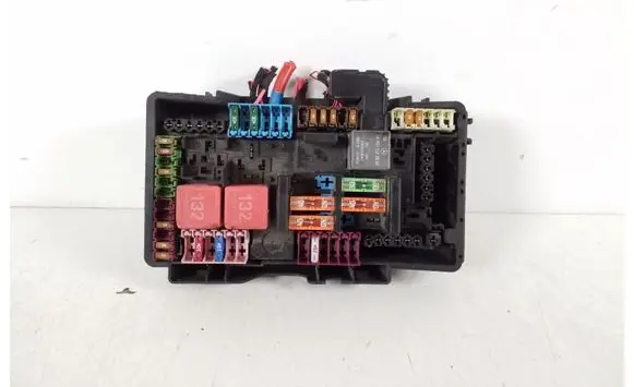 Mercedes-Benz C W205 Fuse module