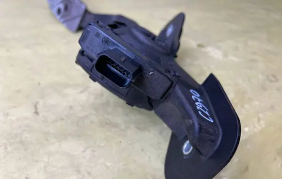 Mazda 6 Rear height level sensor lever GS1F5121Y 8K1222