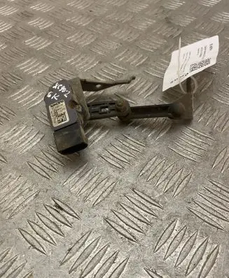 Volvo XC90 Rear air suspension level height sensor 31360330