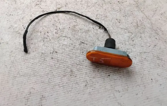 Volkswagen Transporter - Caravelle T5 Front fender indicator light 3B0949117B