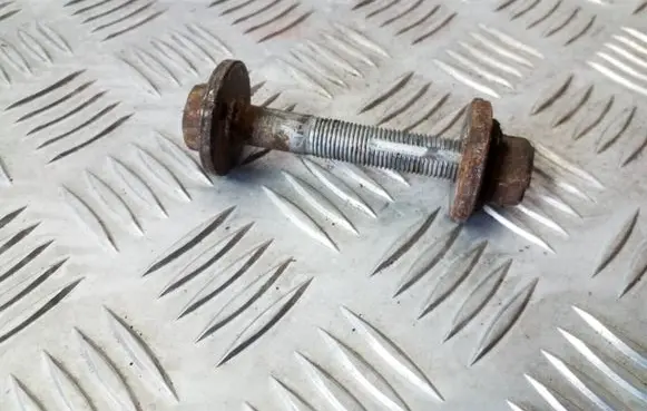 Infiniti EX Rear suspension camber bolt 