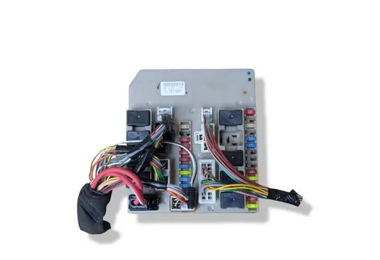 Renault Clio III Fuse module 902663A 8200674661