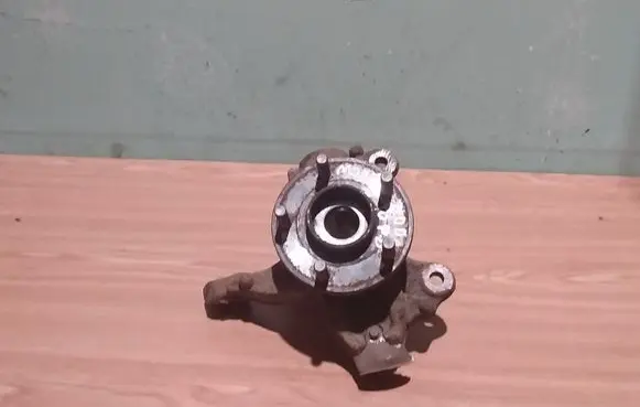 Ford Mondeo MK IV Front wheel hub