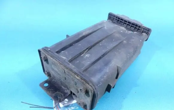 Active carbon filter fuel vapour canister