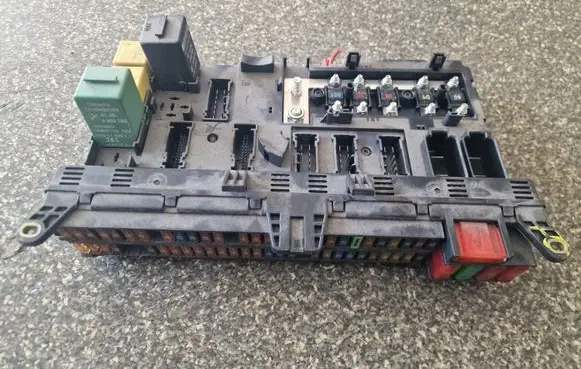 Land Rover Range Rover L322 Fuse module