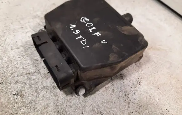 Volkswagen Golf V Valve vacuum 6Q0906625