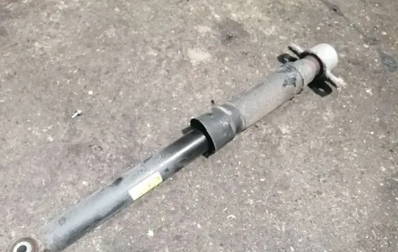 Buick Encore I Rear shock absorber/damper 95271437