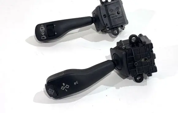 BMW X3 E83 Wiper turn signal indicator stalk/switch 8363669