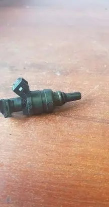 BMW 5 E60 E61 Fuel injector 1427240