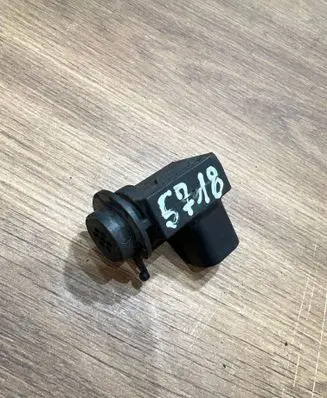 BMW 3 E90 E91 Air quality sensor 9136607
