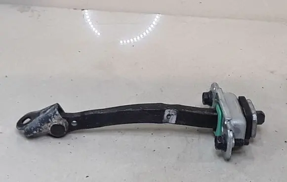 Hyundai Santa Fe Front door check strap stopper