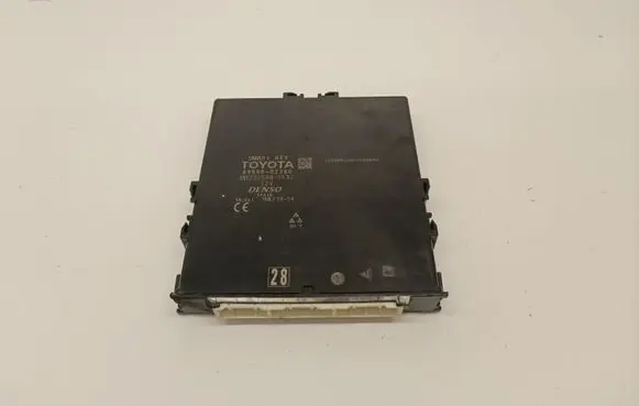 Toyota Auris E180 Keyless (KESSY) go control unit/module 8999002380