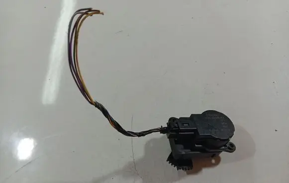 Ford Grand C-MAX Air flap motor/actuator AV6N19E616AA