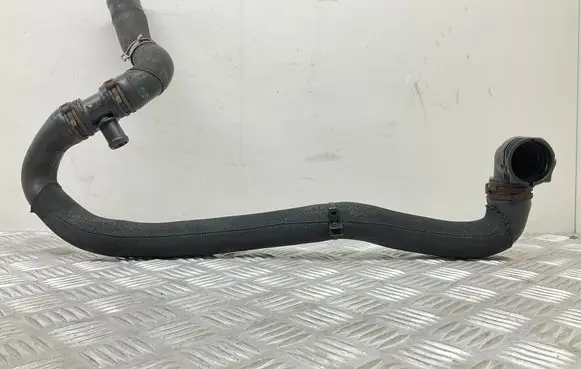 Engine coolant pipe/hose