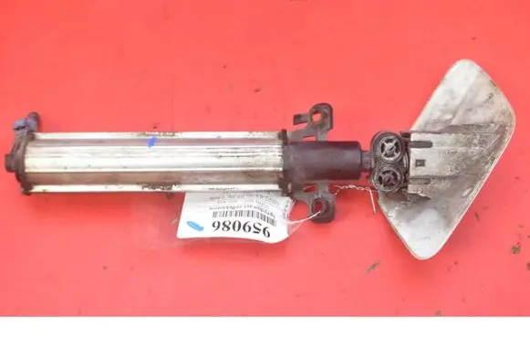 Volvo S60 Windshield washer spray nozzle 