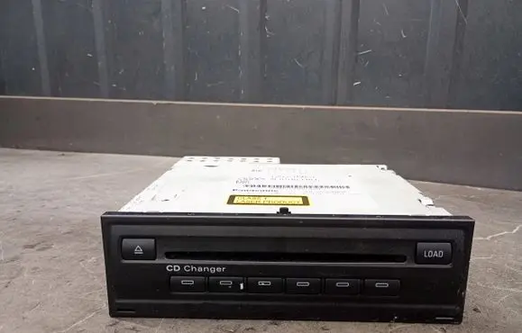 Audi A6 S6 C6 4F CD/DVD changer 4e0910110e