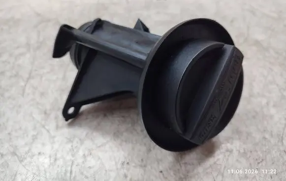 BMW X5 E70 Oil fill pipe 7823183 782318302
