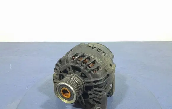 Renault Megane III Generator/alternator 231000026R