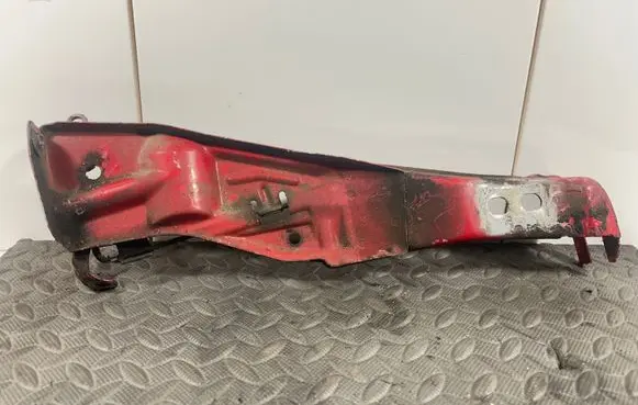 Audi A6 S6 C4 4A Radiator mount bracket 4A0805807